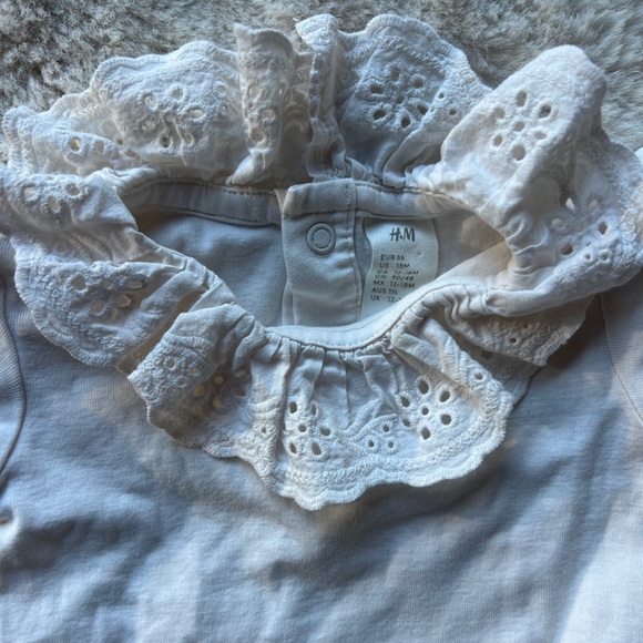 H&M Ruffled Body Suite - Picture 2 of 4